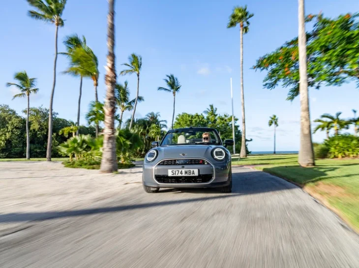 Novo Mini Cooper S Cabrio chega ao Brasil