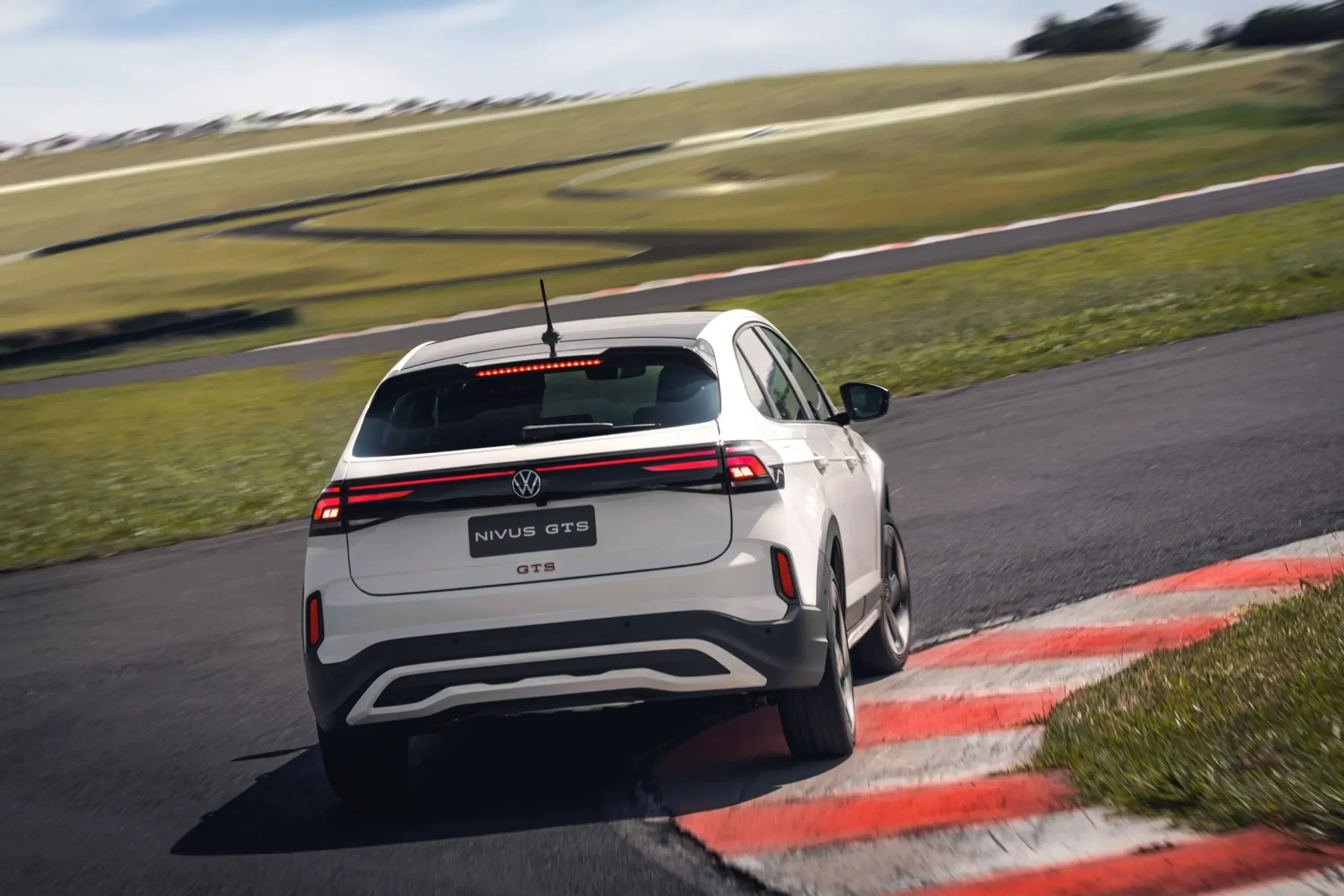Volkswagen Nivus Gts 2026 (2)