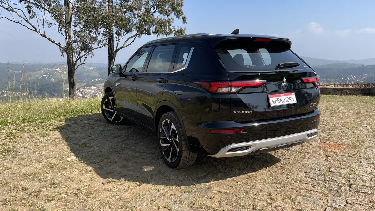 SUV da Mitsubishi tem desconto de até R$ 30 mil