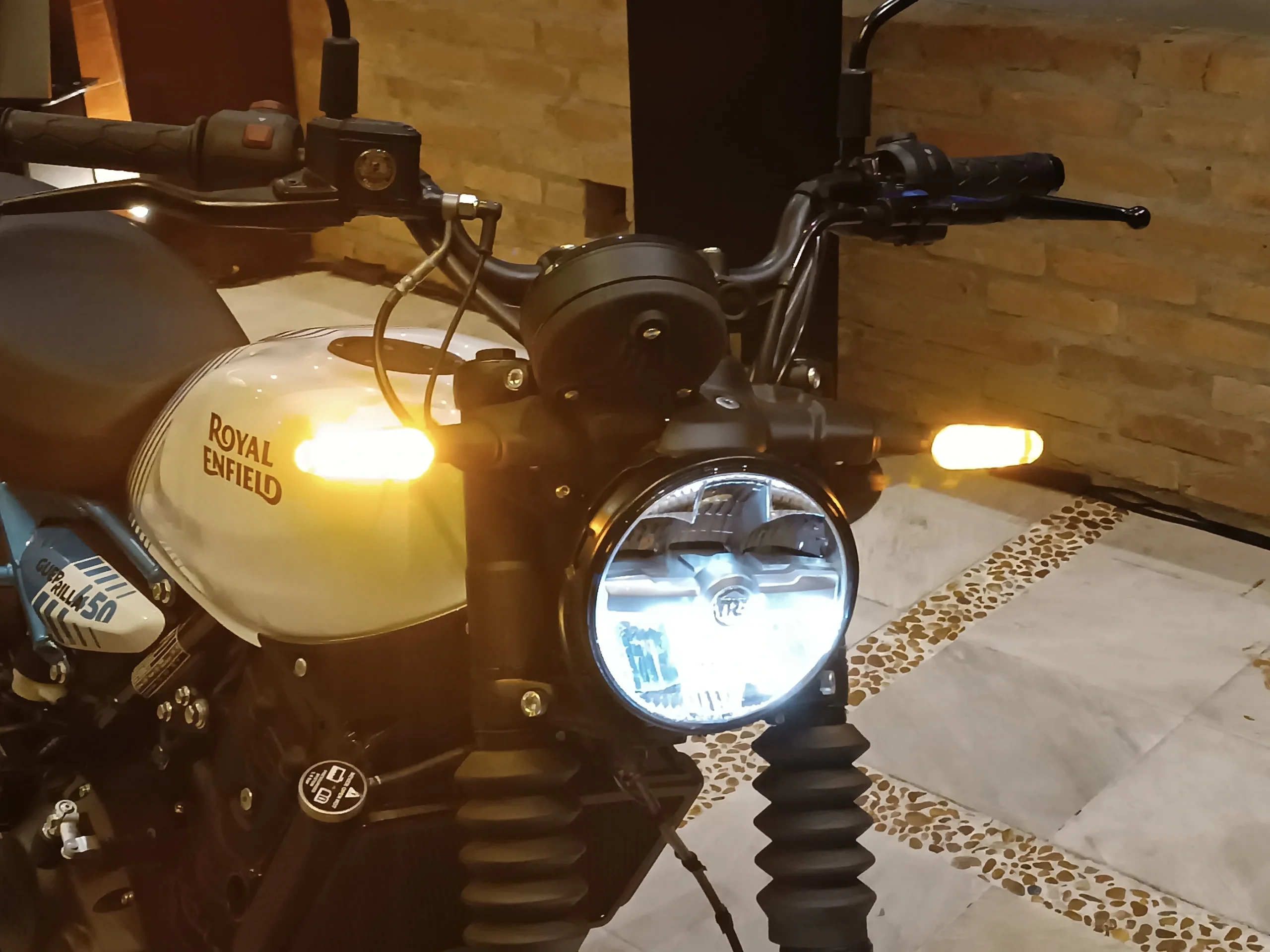 Royal Enfield Guerrilla 450 (29)