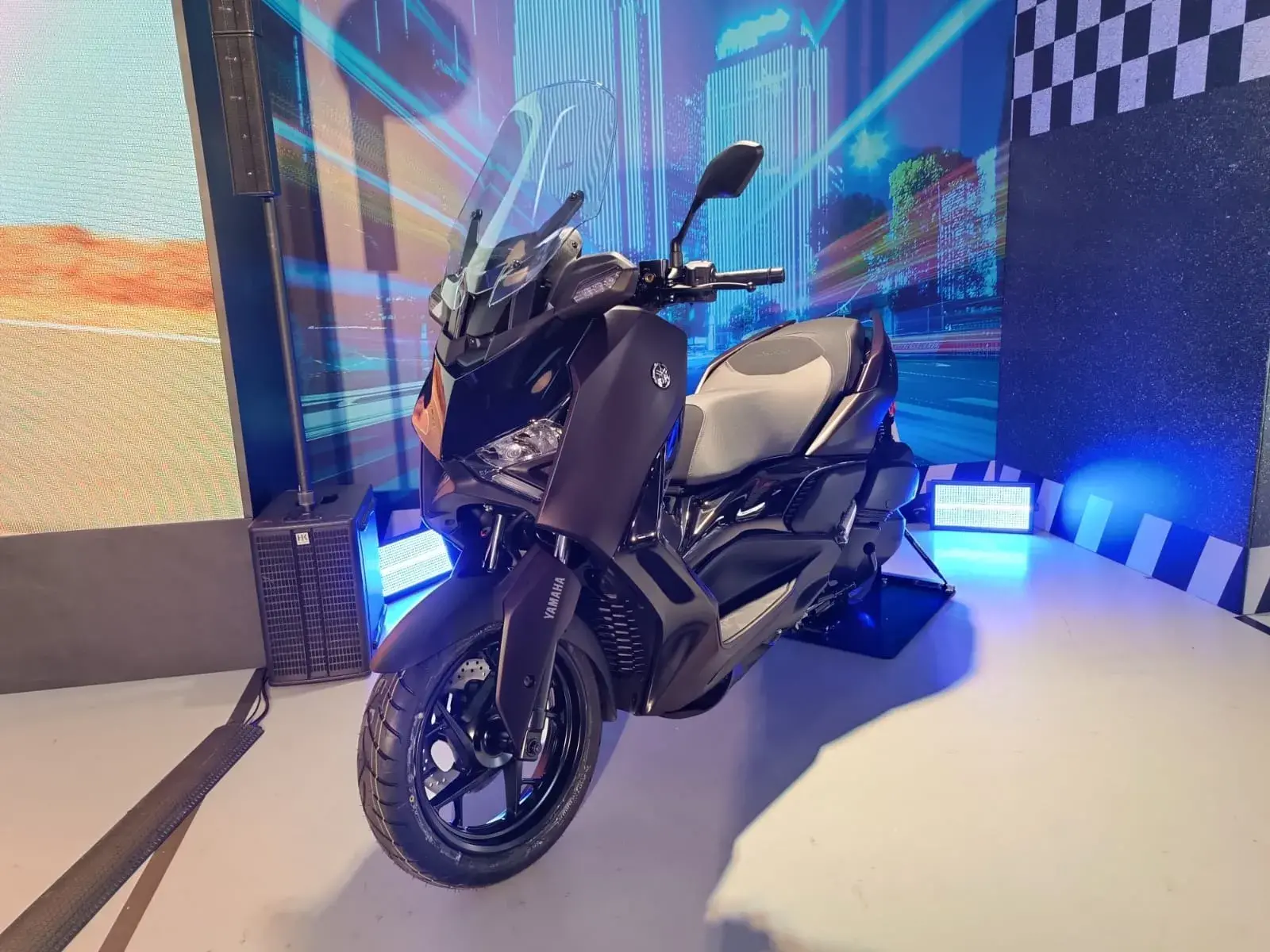 Yamaha Xmax 300 Connected