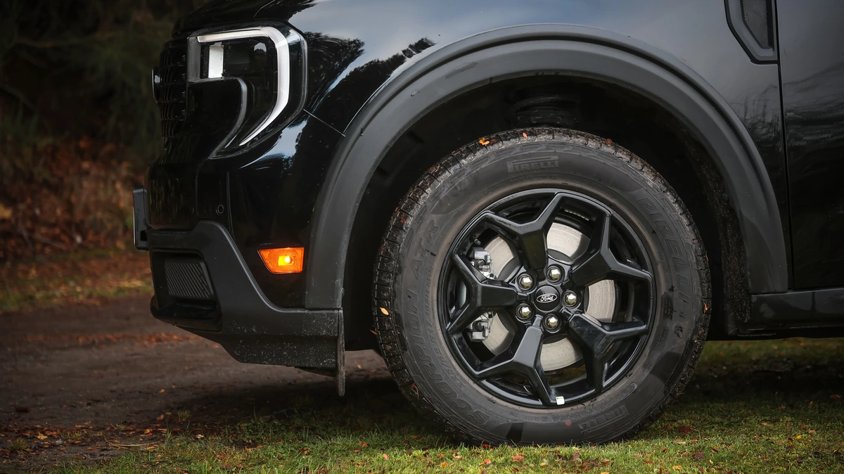 Ford Maverick Lariat Black (12)