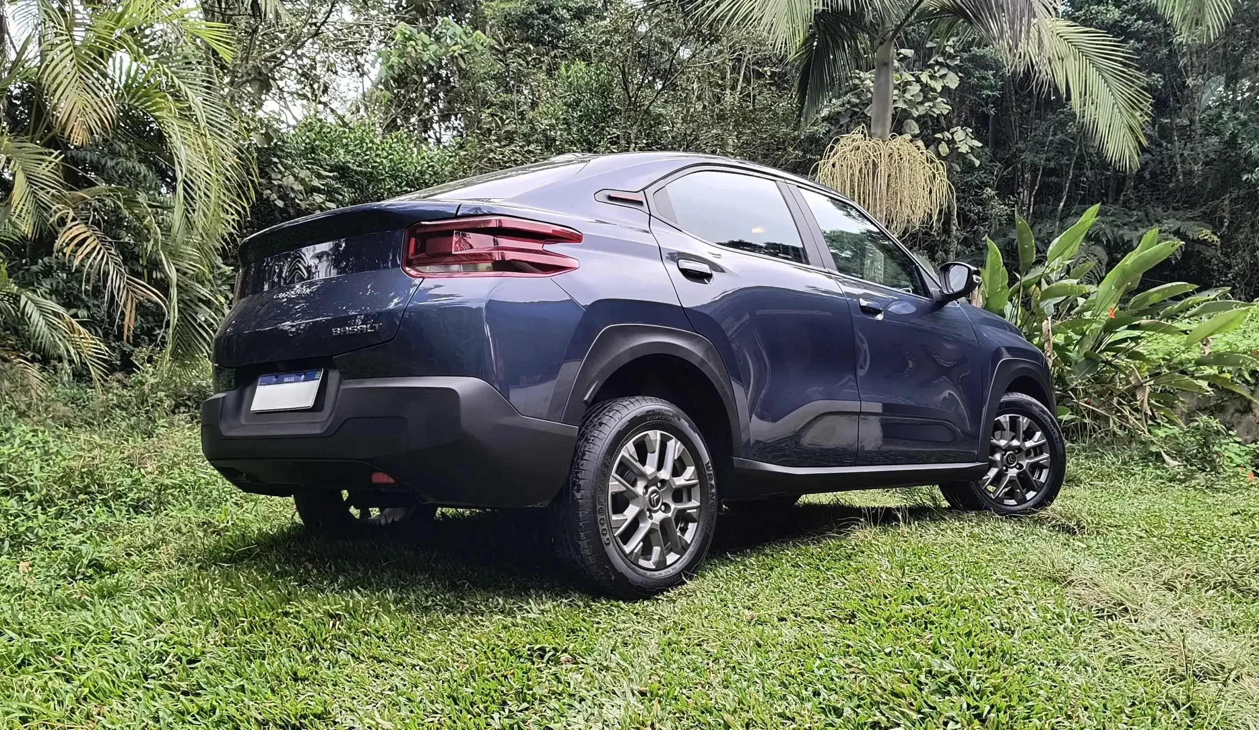 Citroën Basalt manual é uma boa opção?