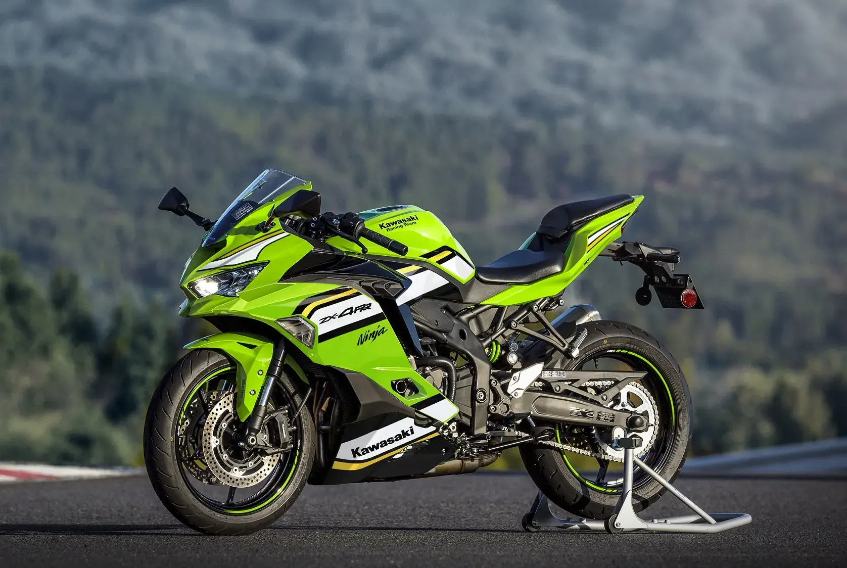Kawasaki Ninja Zx 4 Rr (3)
