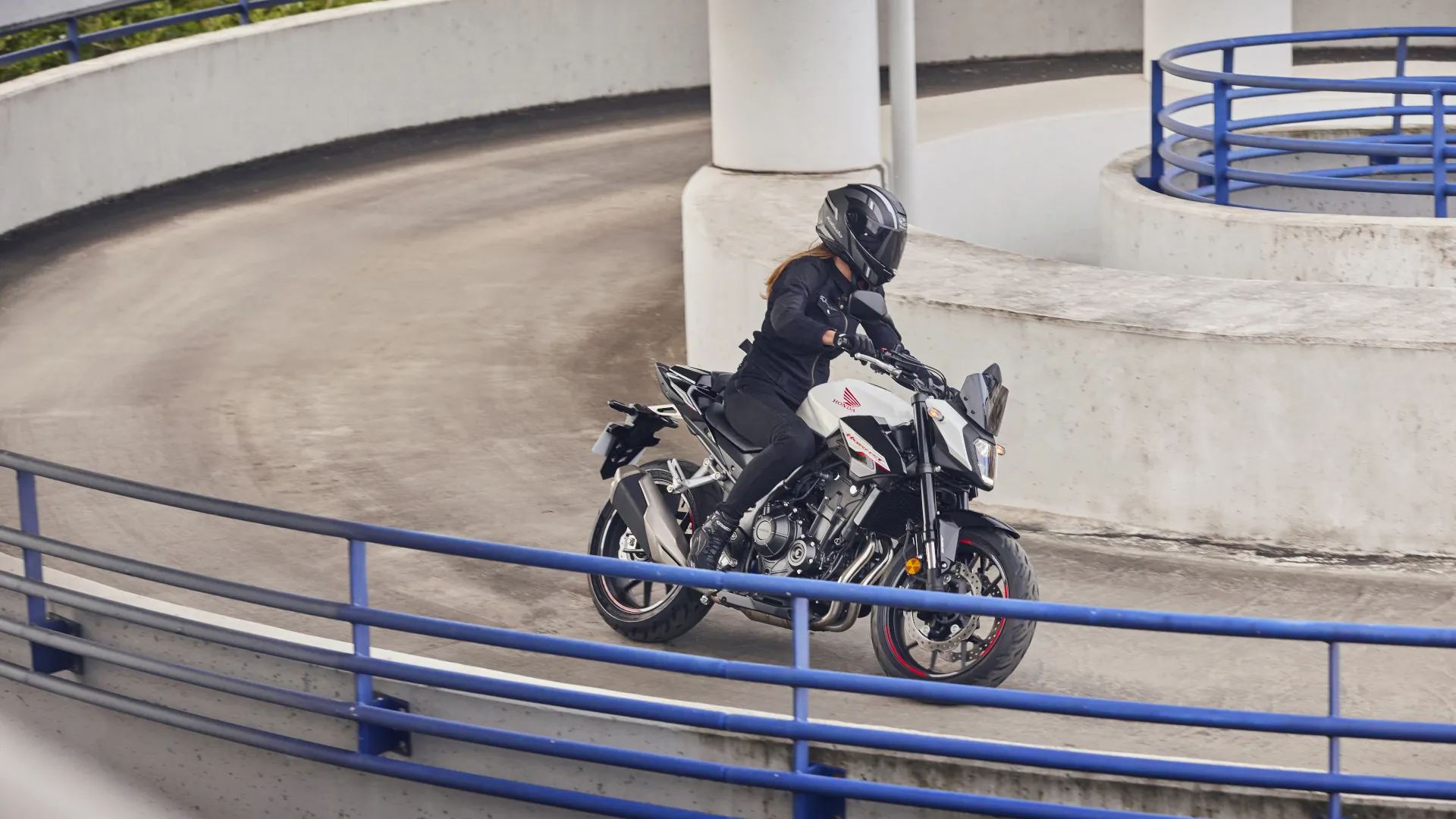 Com design agressivo, a nova Hornet 500 traduz o espírito esportivo da marca