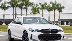 BMW 320i domina segmento de sedãs grandes em 2025