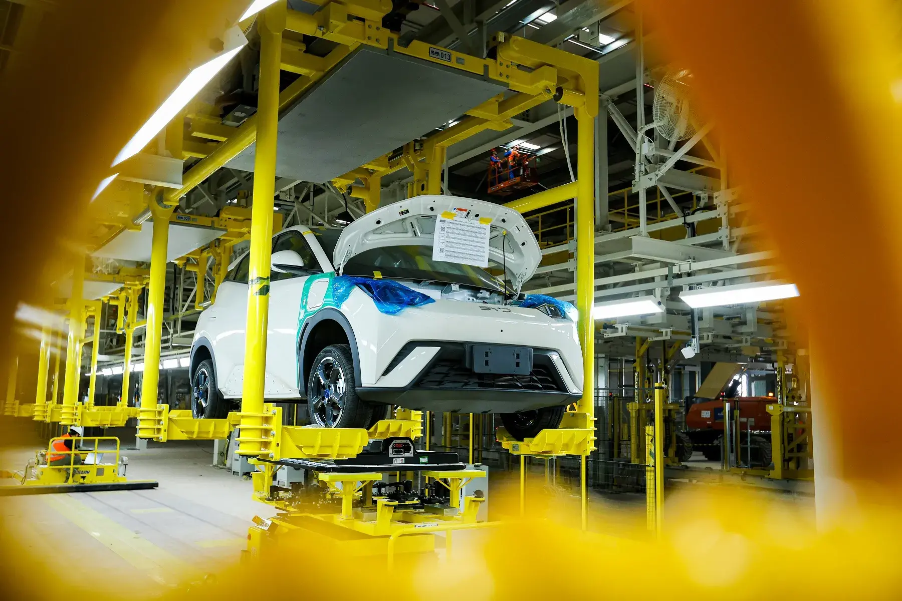 Produção de veículos tem alta no Brasil, agora com a BYD produzindo carros no país