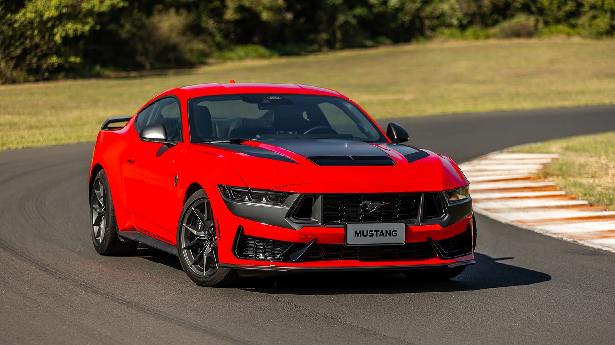 Ford Mustang Dark Horse 3