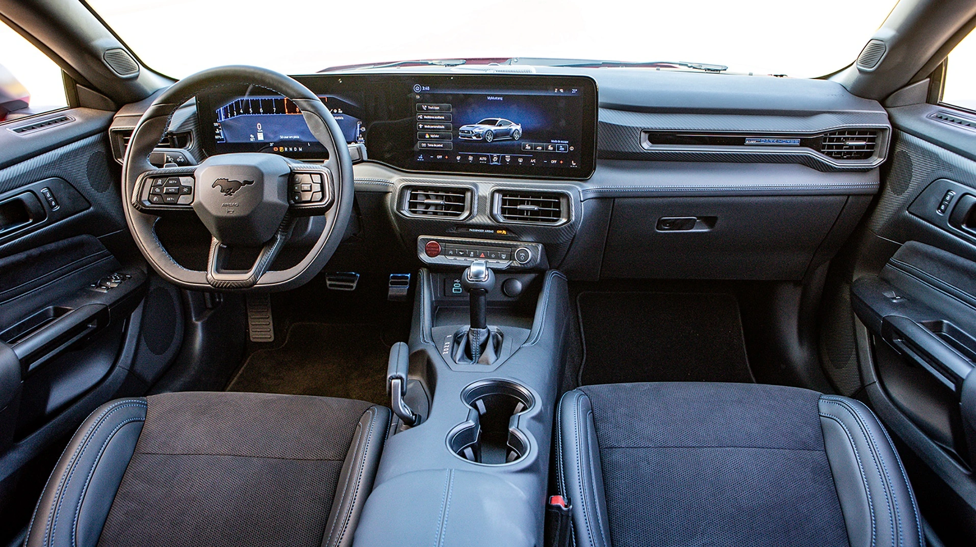 Ford Mustang Dark Horse 4