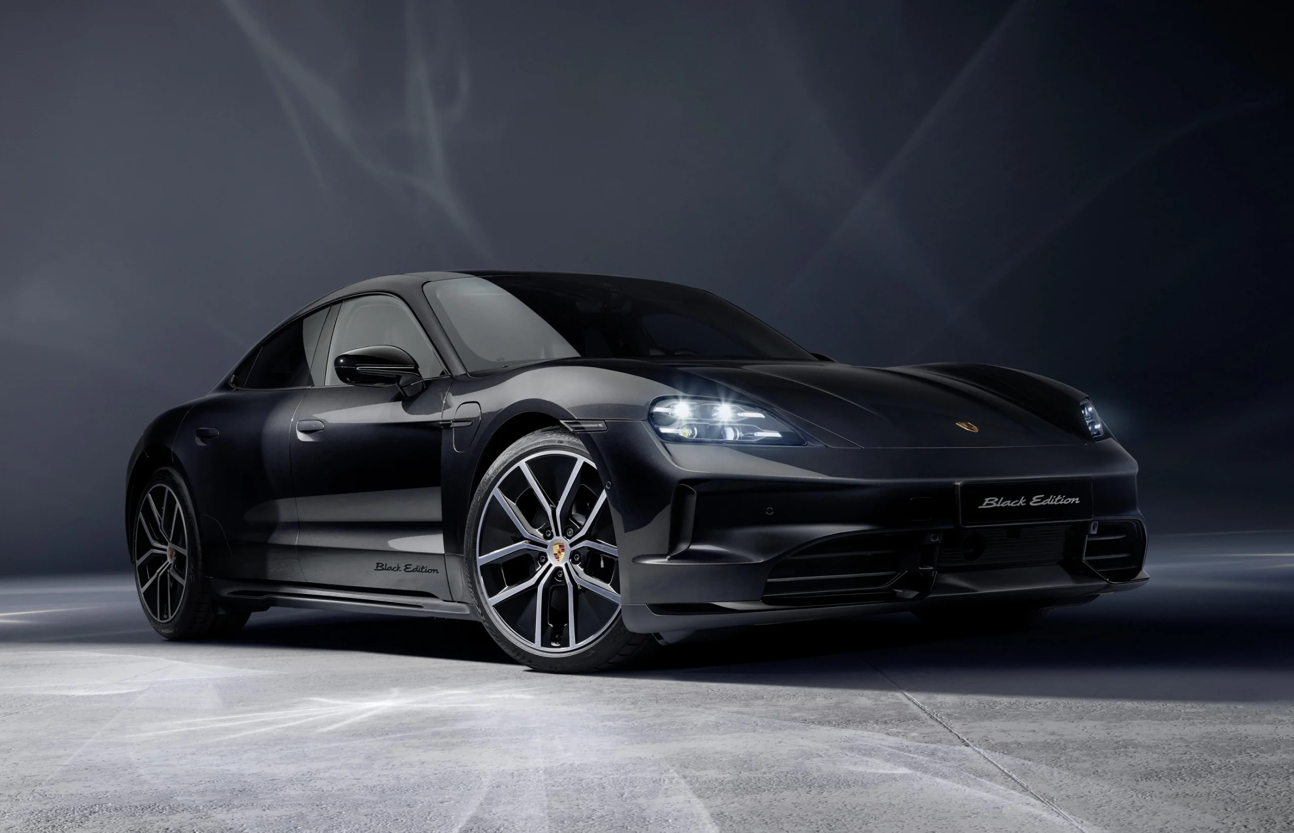 Porsche Taycan 4s Black Edition 2