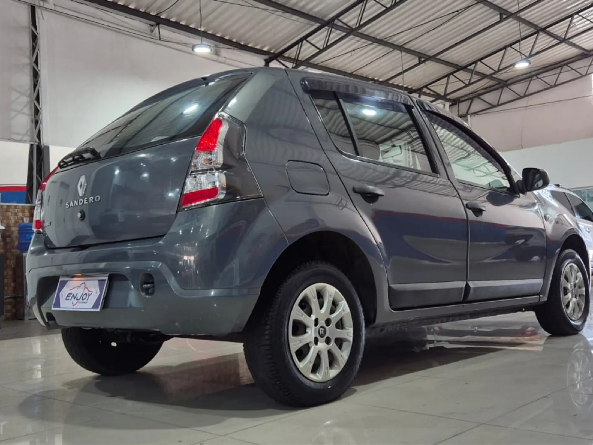 Renault Sandero carros usados por menos de R$ 30 mil