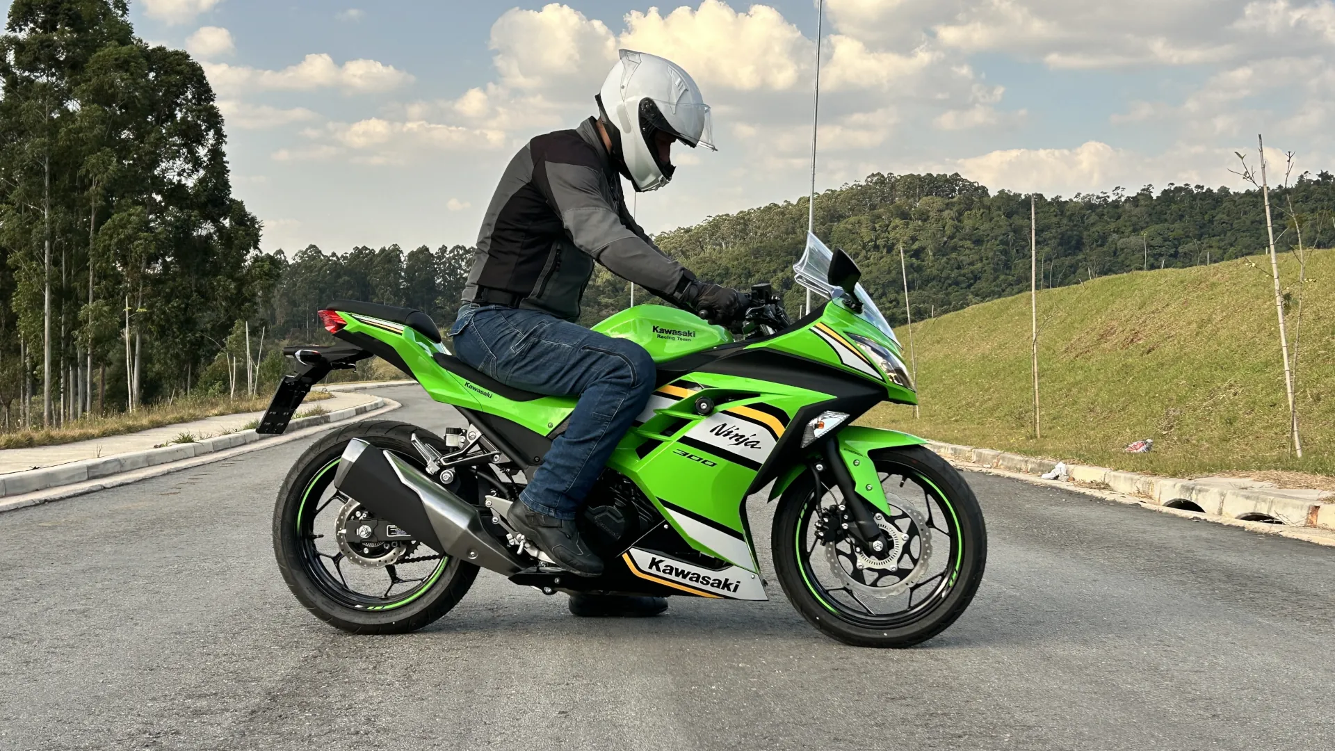 Kawasaki Ninja 300 Pilotagem Wm1