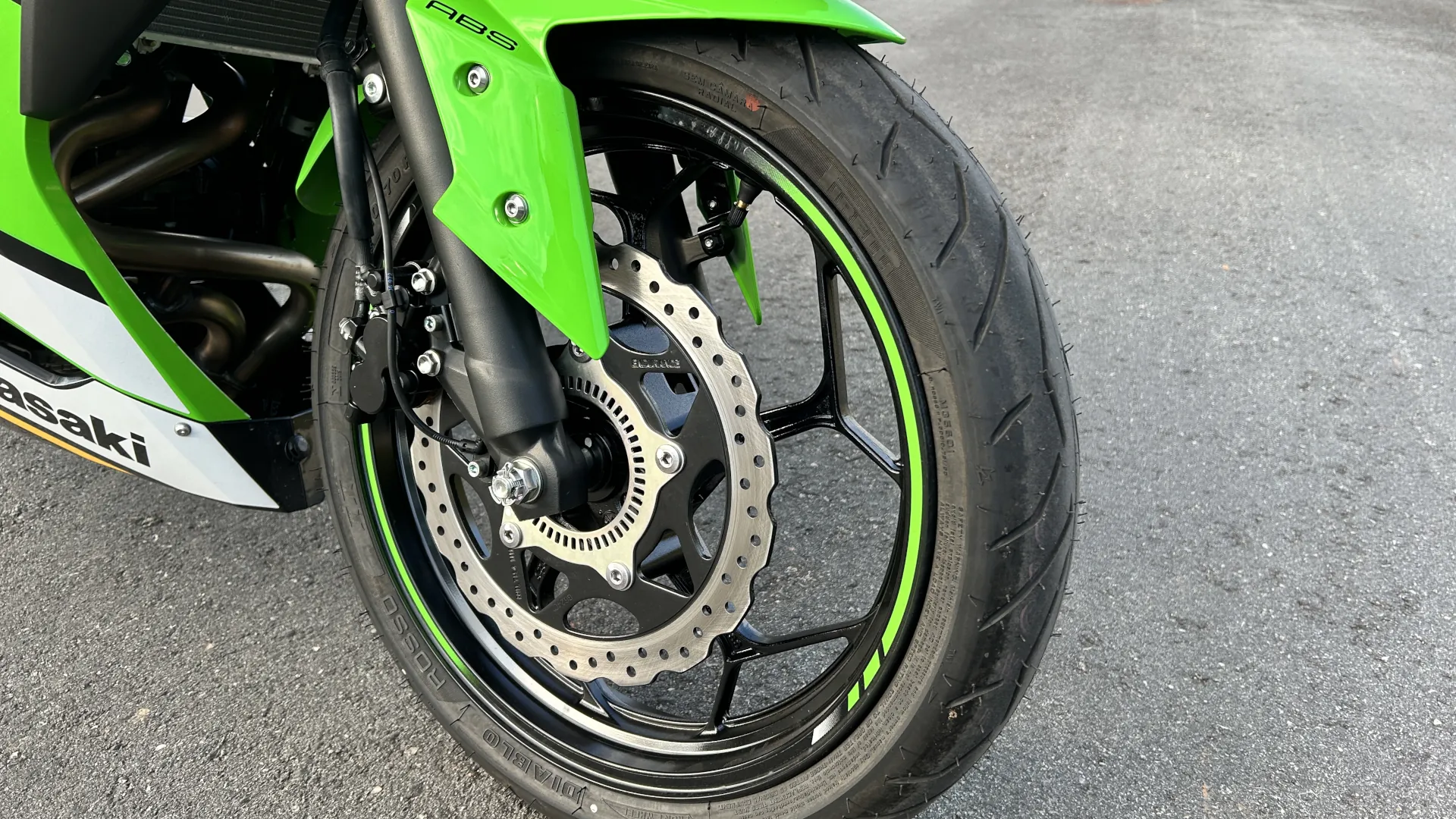 Kawasaki Ninja 300 Pneus Wm1