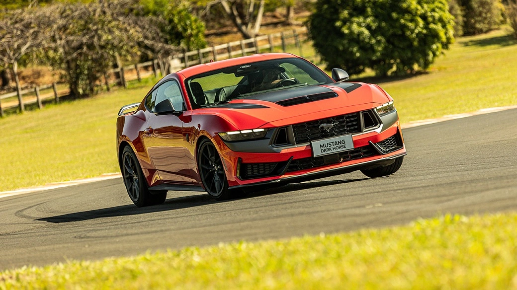Ford Mustang Dark Horse