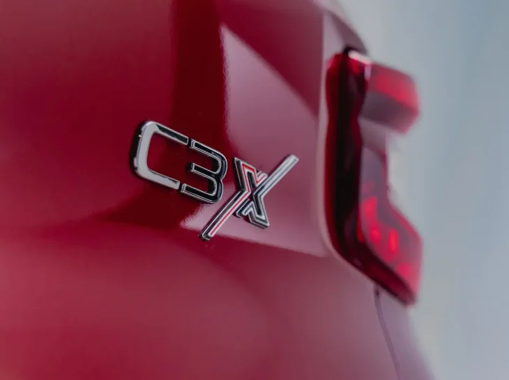 Citroën C3X: indiano é mais completo que o nosso