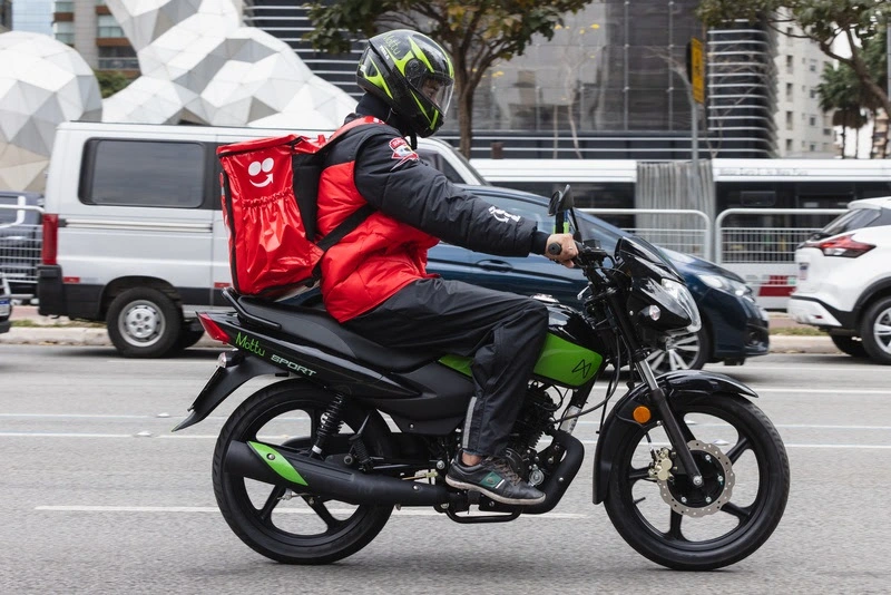 Mottu Sport 110i e iFood fecham parceria inédita