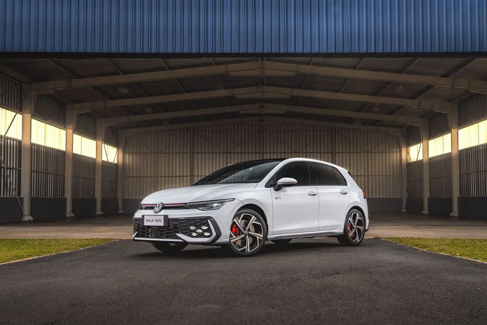 Novo Golf Gti 2026 começa a ser vendido no Brasil em setembro