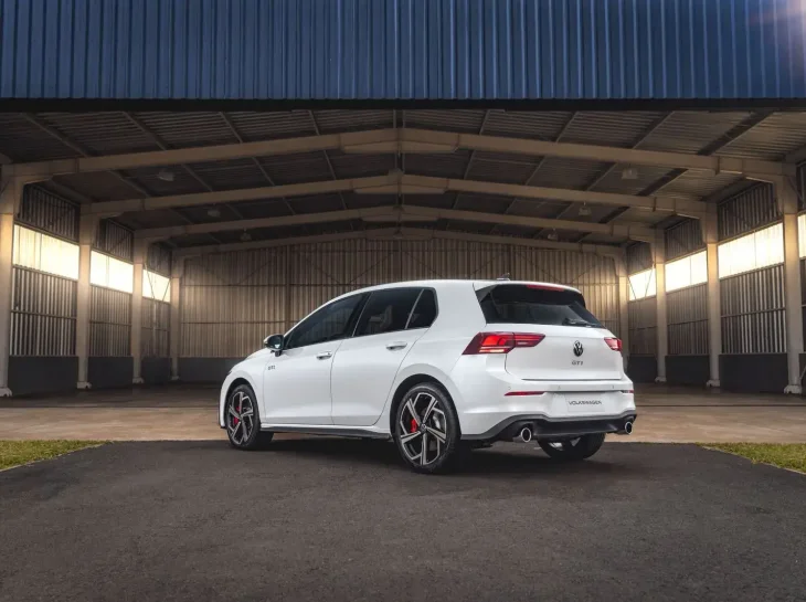 Volkswagen Golf GTI: 50 anos de uma lenda