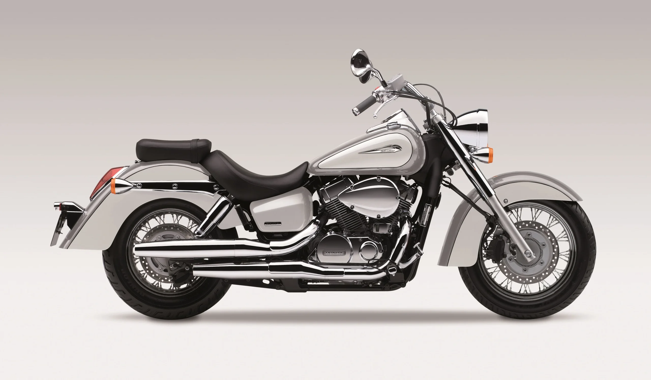 A primeira Honda Shadow 750 a chegar ao Brasil foi esta versão, a Aero