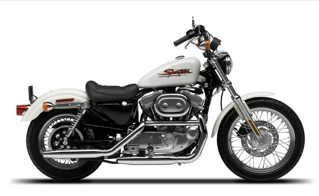 As primeiras Harley Davidson Sportster 883 no Brasil foram as Hugger, nos anos 1990