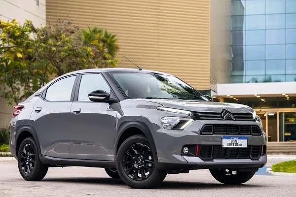 O Citroën Basalt ganhou, na linha 2026, a versão Dark Edition