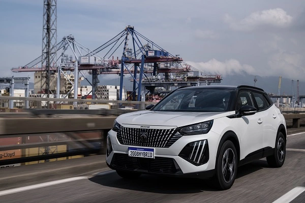 Peugeot 2008 Hybrid 2026