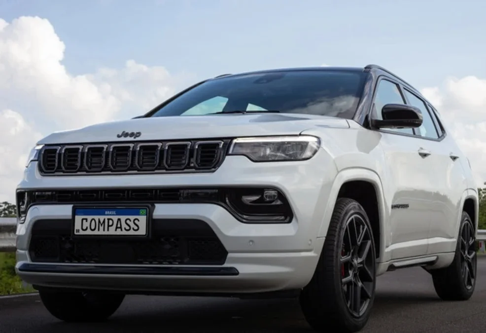 Jeep Compass poderá ser o SUV médio mais vendido do Brasil em 2025