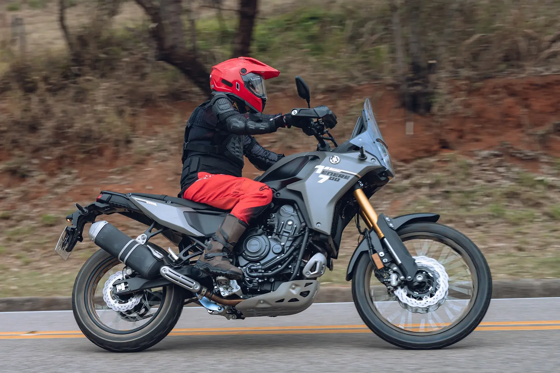 Na estrada, cuidado: a Yamaha Ténéré 700 atinge altas velocidades rapidamente