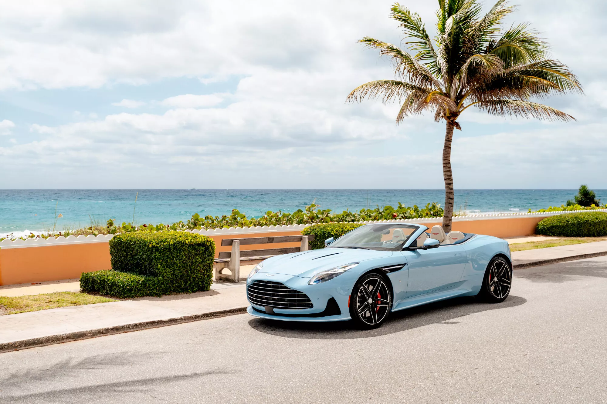 Aston Martin usa pneus que “falam” com o carro