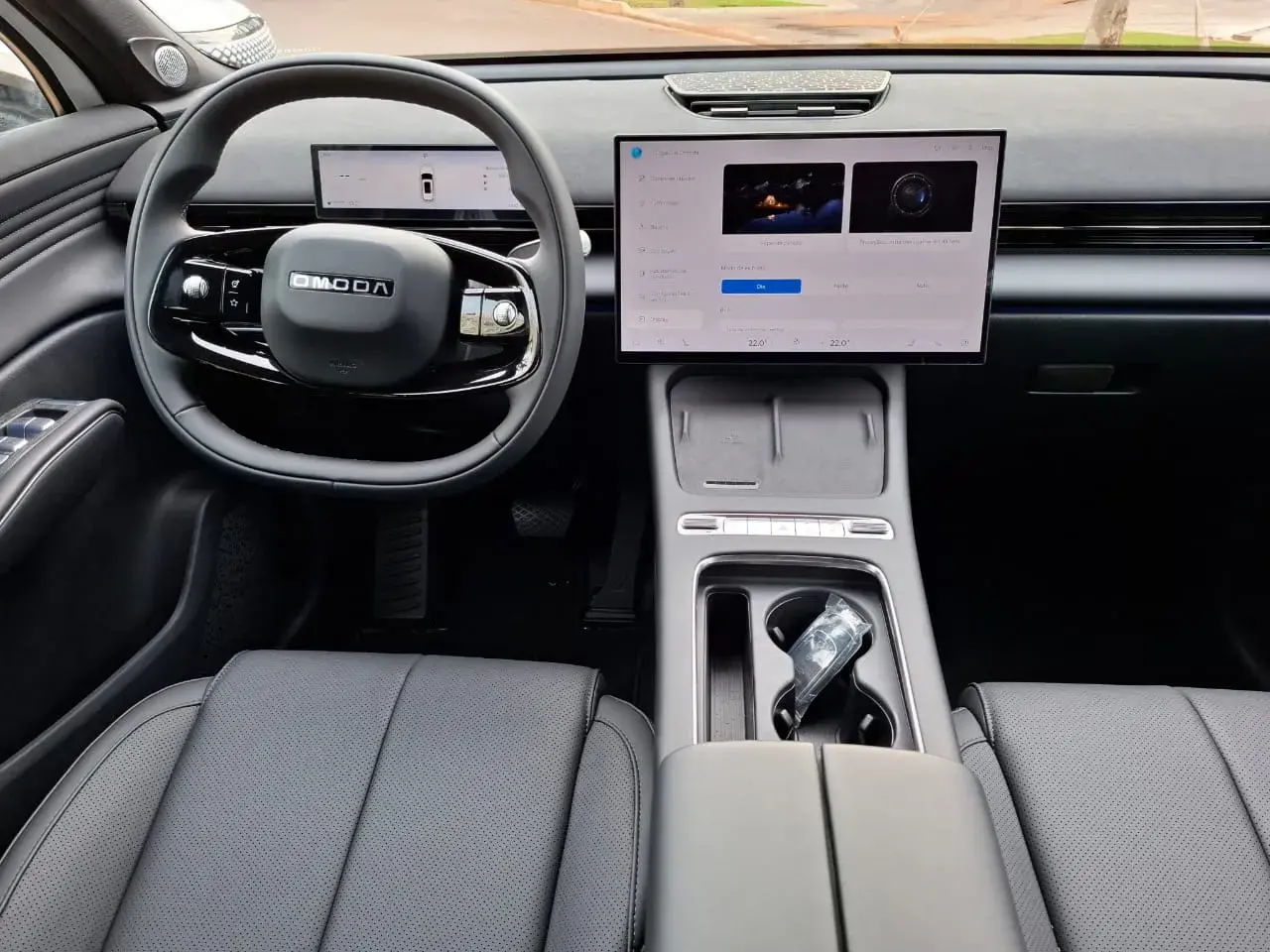 A tela multimídia do Omoda 7 é impressionante: tem 15,6 polegadas e alta resolução