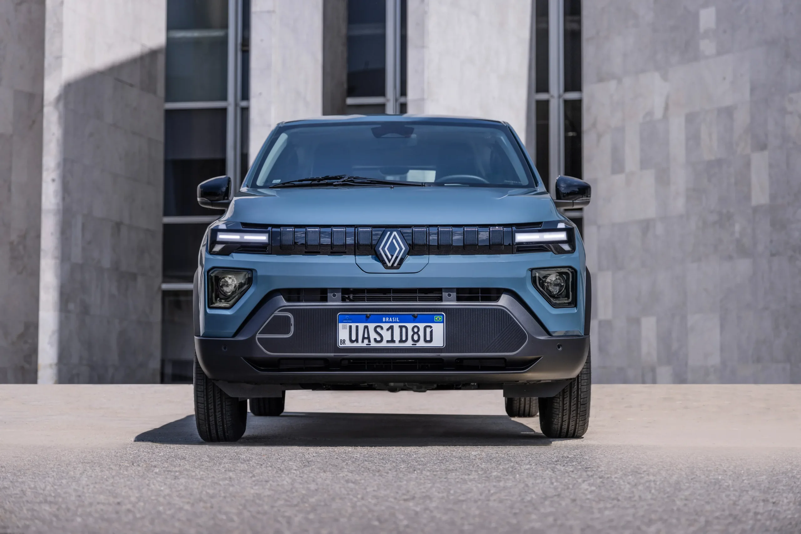 Renault Kwid E Tech 2026 é o carro elétrico mais barato do Brasil