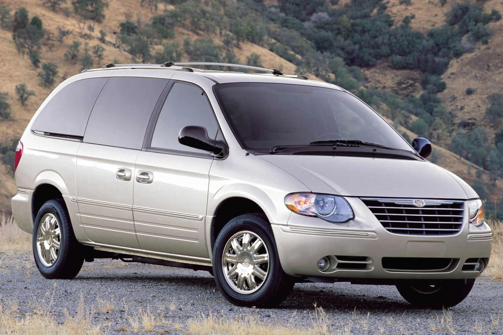 A Chrysler investiu forte nas minivans: aqui, uma Town And Country 2007