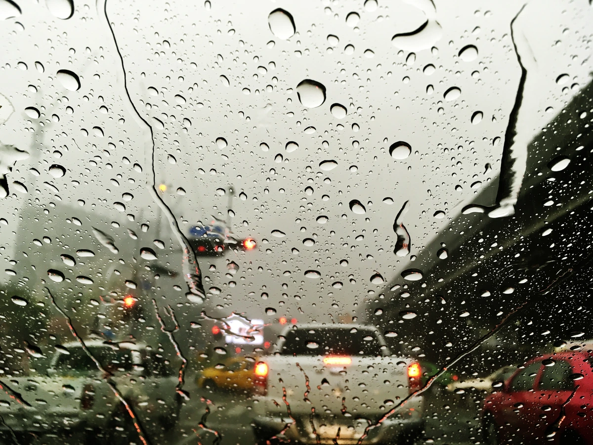 Confira dicas preciosas para proteger o seu carro da chuva