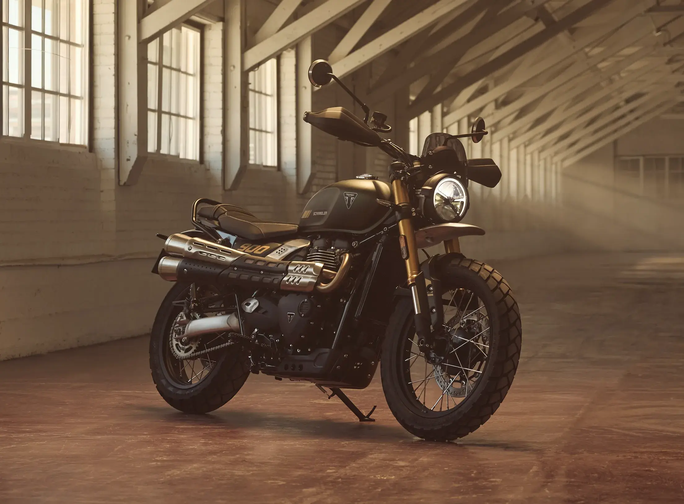 Clássica, mas não exatamente retrô, a Scrambler 900 foi a que ganhou mais aprimoramentos 