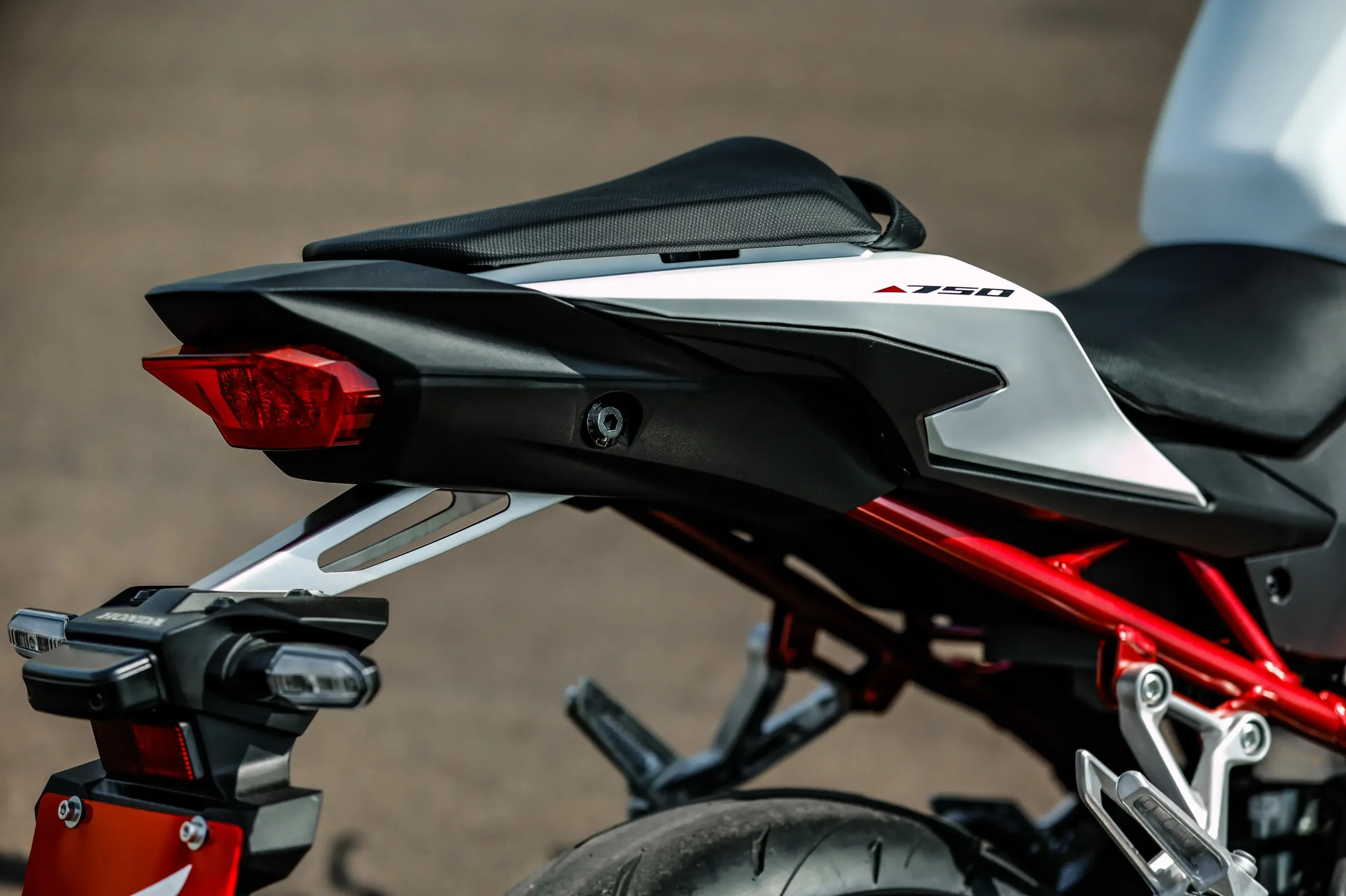 Honda Cb 750 Hornet 2026 Galeria Caio Mattos (12)