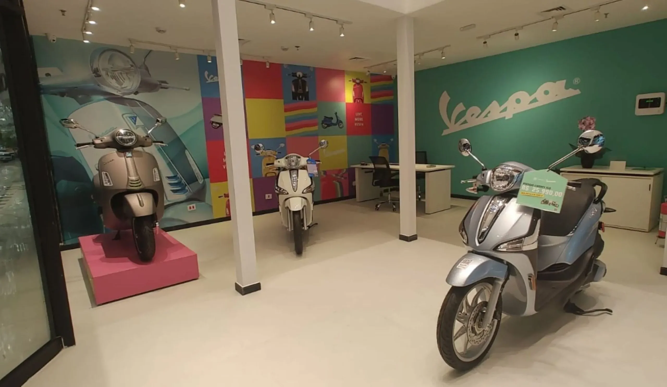 A nova loja vai comercializar modelos Ape e scooters das marcas Piaggio e Vespa