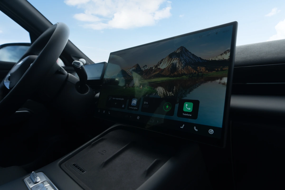 Novo Omoda 7 tem interior tecnológico e com acabamento premium