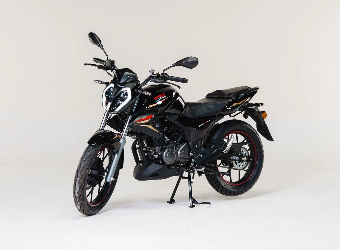 A nova Shineray SBM New JEF 150 exibe um design nada genérico, com destaque para o farol dianteiro