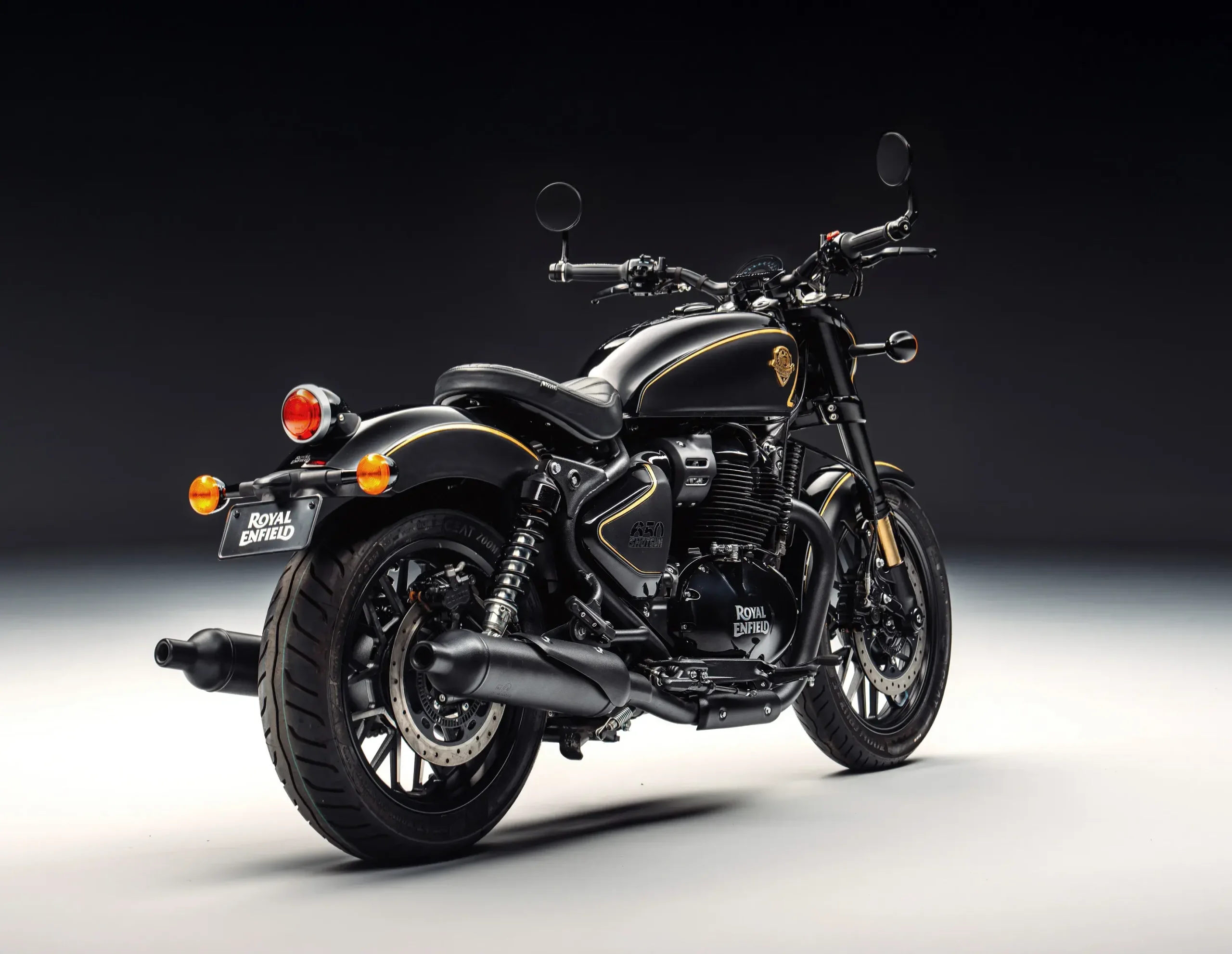 Royal Enfield Shotgun 650 Rough Craft (8)