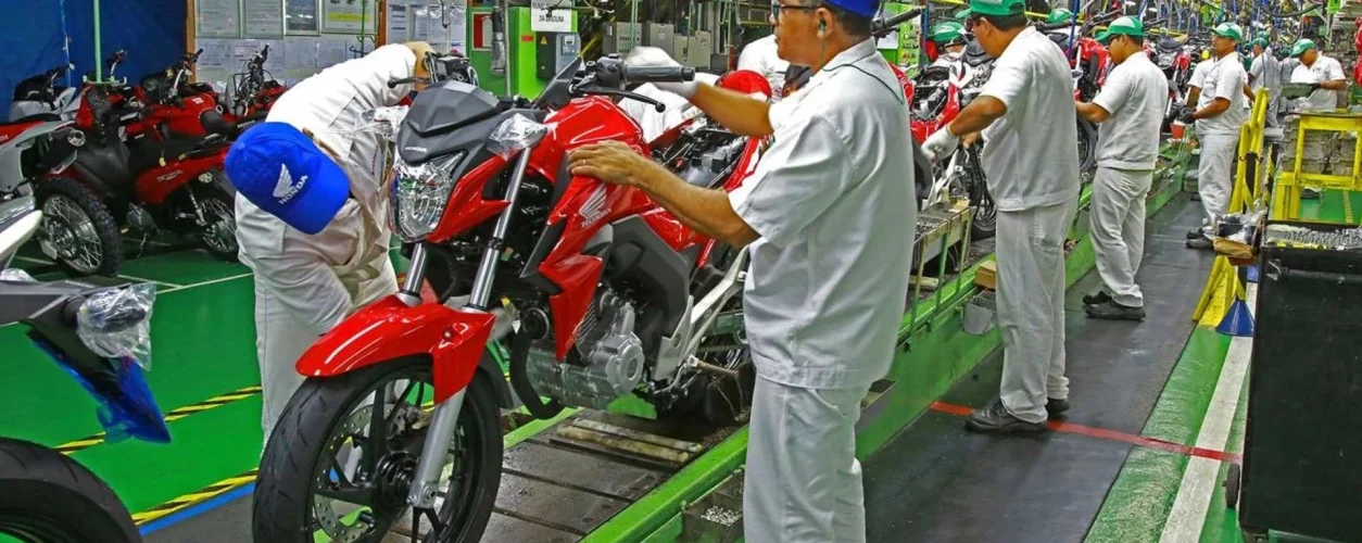 Outubro foi o melhor mês do ano em produção e vendas de motos no Brasil