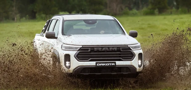 Ram Dakota Laramie 050