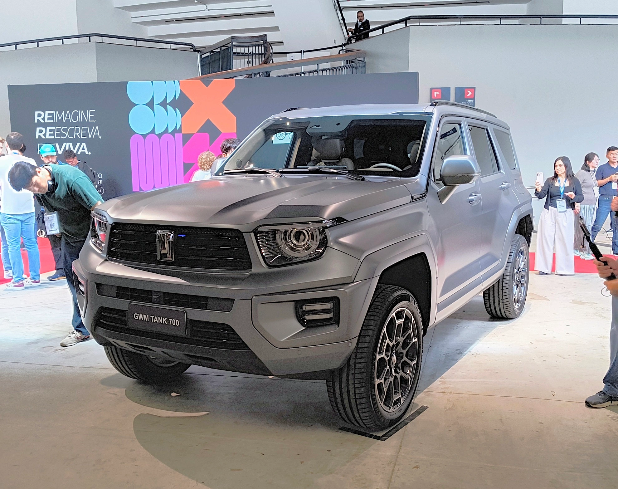 O Tank 700 é o maior SUV da marca de modelos off-road da GWM