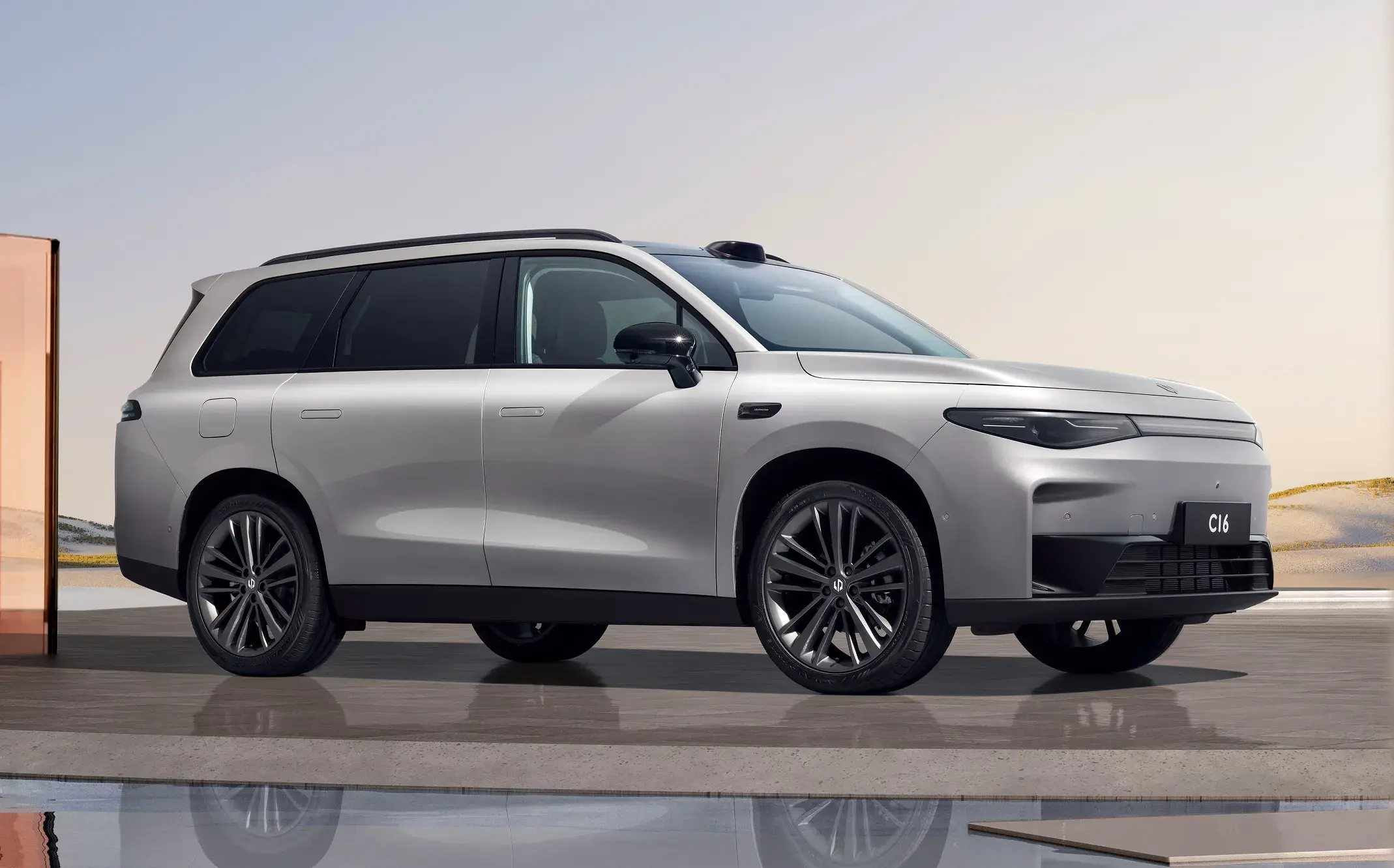 O Leapmotor C16 estará presente no Salão de São Paulo, mas ainda não foi confirmado para o mercado brasileiro