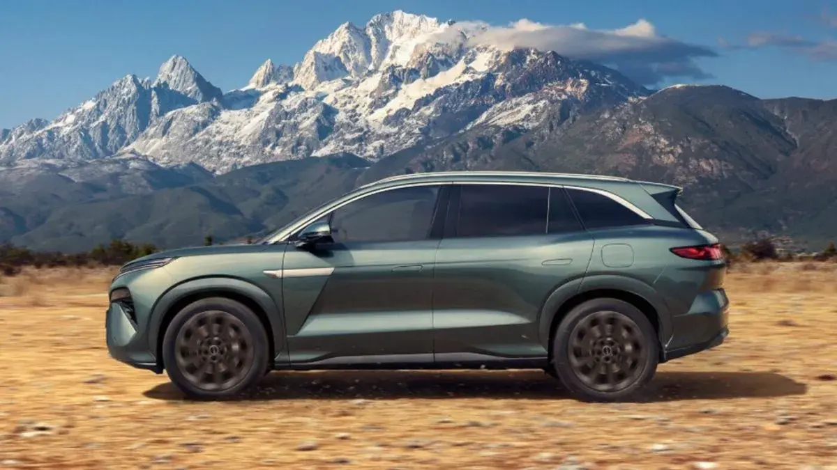  BYD Atto 8 tem capacidade para 7 ocupantes graças a um entre-eixos de 2,95 metros