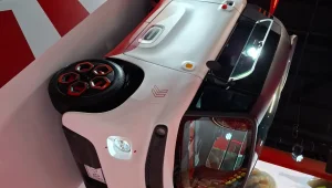 Citroën AMI está pendurado e é o menor carro do Salão do Automóvel de São Paulo 2025