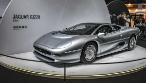 Salão de SP 2025 faz viagem no tempo com modelos icônicos