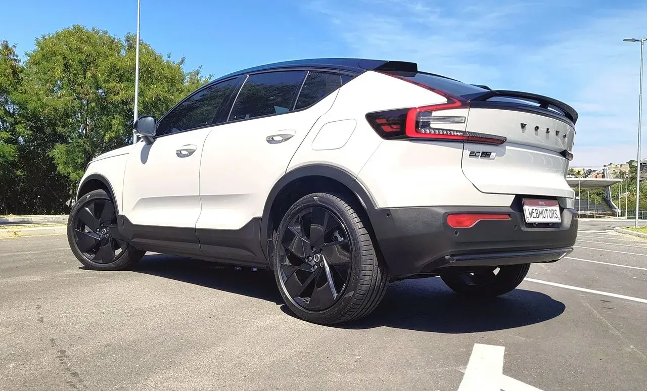 Volvo Ec40 Black Edition (2)