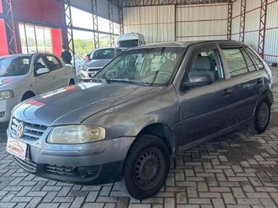 Volkswagen Gol usado à venda por até 15 mil reais, econômico e ideal para quem busca um carro resistente e com bom custo-benefício.