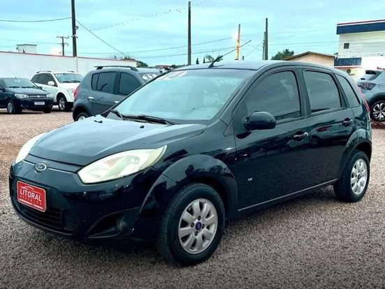 Ford Fiesta usado à venda por até 35 mil reais, veículo compacto e econômico em bom estado de conservação, ideal para quem busca carro acessível.
