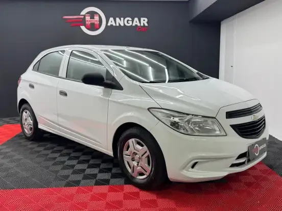 Carro Chevrolet Onix em excelente estado à venda, preço acessível até 45 mil, ideal para quem busca economia e confiabilidade.